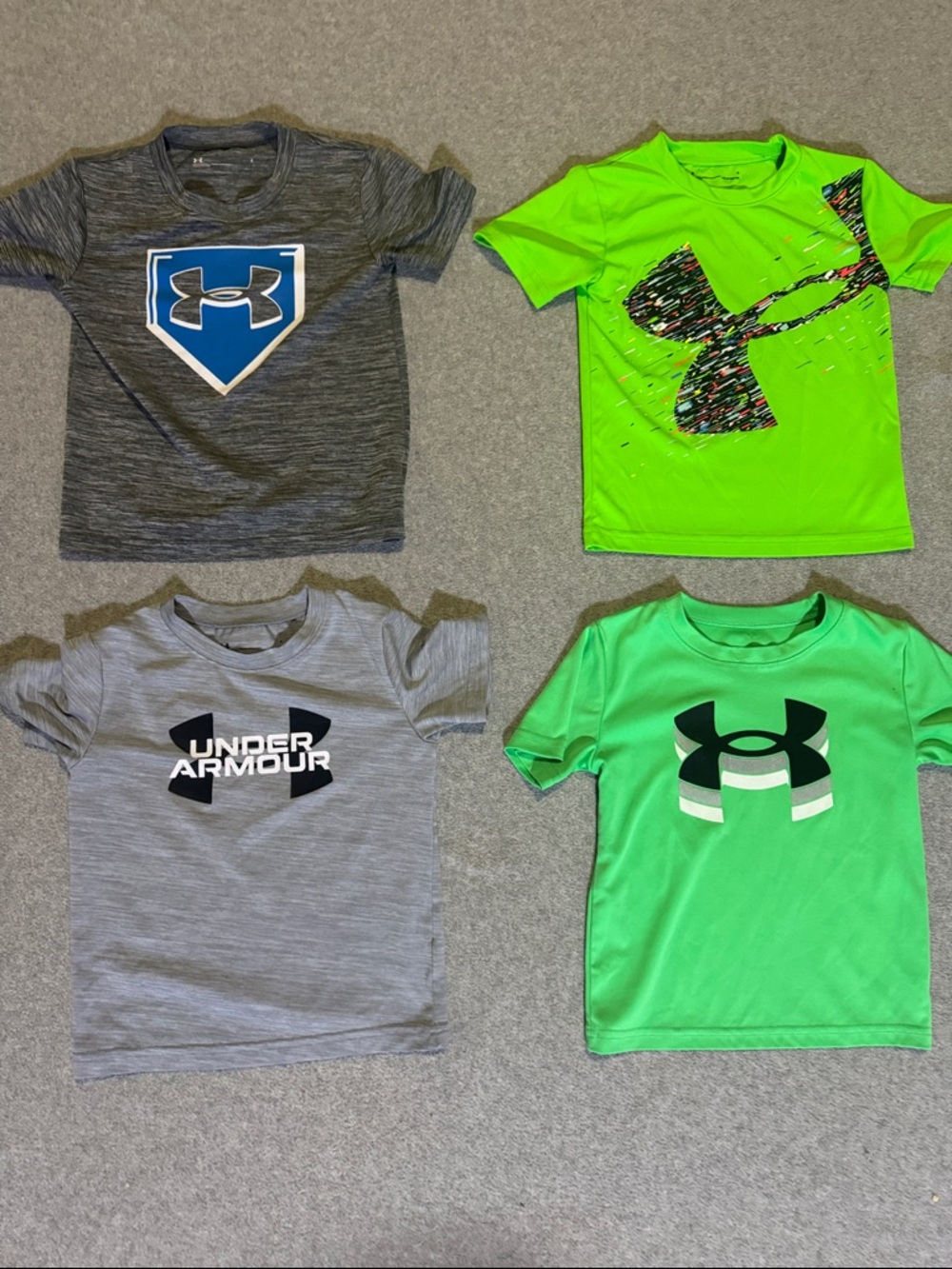 Under Armour Boys' 4T Short-Sleeve Performance T-Shirt (4) Bundle - Grey & Green